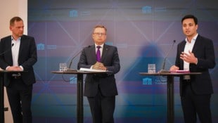 Kucher, Shetty und Wöginger hoffen auf ein blaues Umdenken beim Waffenverbot.