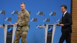 Der Oberbefehlshaber der alliierten Streitkräfte in Europa, Alexus Grynkewich und ...