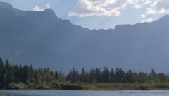 Die Strecke führte vom Almsee (Bild) zum Offensee.