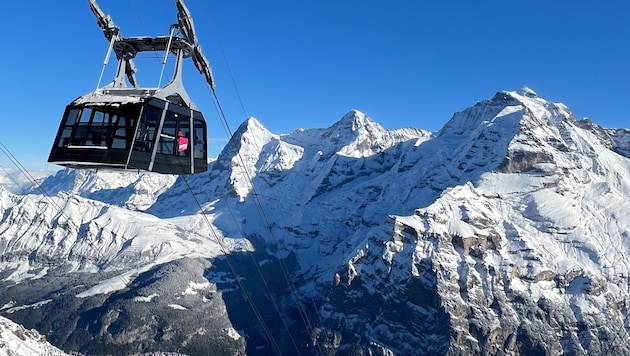 Die neue Funifor Mürren-Birg (Berner Oberland) ist äußerst windstabil. Die beiden Kabinen sind ...