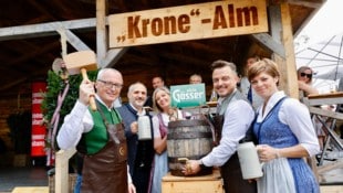 „Krone“-Chefredakteur Klaus Herrmann, Giuseppe Perna mit Astrid Perna-Benzinger sowie Markus und ...