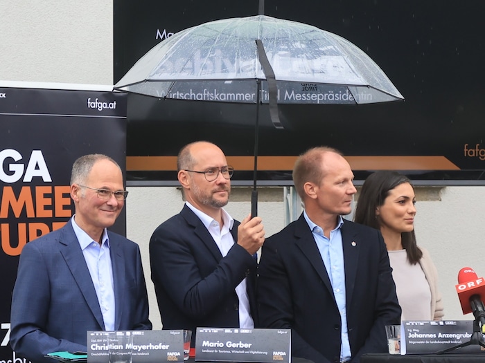 Christian Mayerhofer (GF Congress Messe Innsbruck), LR Mario Gerber, BM Johannes Anzengruber und ...