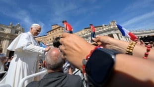 Papst Leo XIV. machte Carlo Acutis zum heiligen Millennial. 