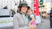 Kathi (40) und ihre Tochter Josefine gefällt das Brauchtum beim Aufsteirern: „Dazu ist es eine ...