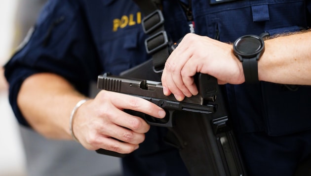 Nur jeder achte Einsatz einer Waffe durch die Polizei richtet sich gegen Menschen. Viel öfter ...