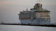 Ein Passagier sprang in Puerto Rico aus Angst vor einer Zoll-Kontrolle mit einem Rucksack voller ...