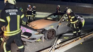 Der Pkw des Unfalllenkers wurde stark beschädigt. 