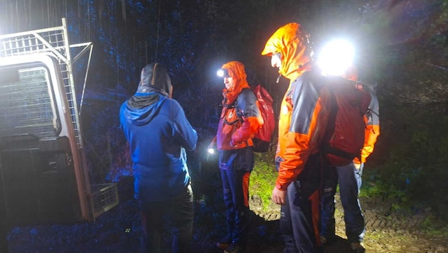 Zwölf Bergretter waren mehr als vier Stunden bei strömendem Regen im Einsatz.