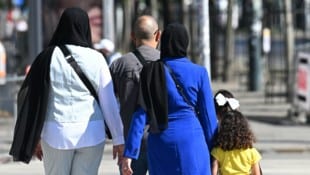 Der Bericht des AMS belegt: Es gibt viele Syrer, die nicht mehr an eine Rückkehr in ihre Heimat ...