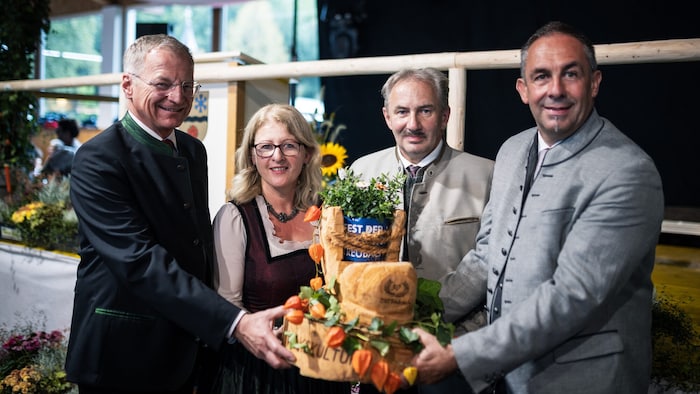 LH Thomas Stelzer, Christine Huber, Georg Schickbauer (Bgm Treubach), Martin Moser (Bgm Bad ...