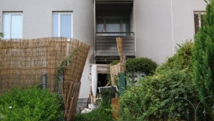 Das Feuer brach im Erdgeschoß aus, Rauch drang in alle Wohnungen.