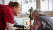 Die Regierung bleibt hart: Bei Pflegekräften wird gespart