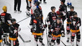 Enttäuschung bei den Cracks der Pioneers Vorarlberg nach der 2:3-Heimpleite gegen die ...