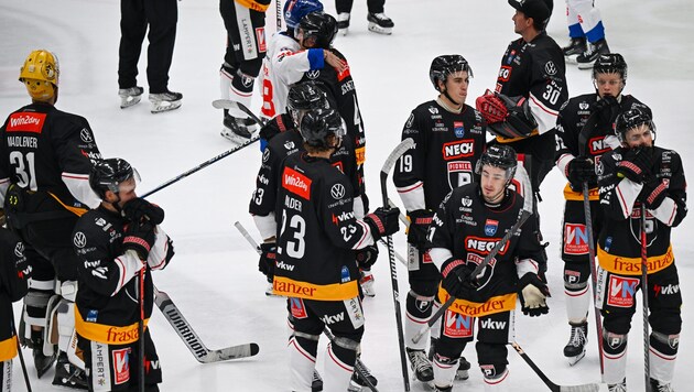 Enttäuschung bei den Cracks der Pioneers Vorarlberg nach der 2:3-Heimpleite gegen die ...