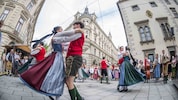 Musik und Tanz – das alles in Tracht und unter dem Applaus der Volkskultur-Liebhaber.