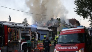 Der Rauch, der über dem Haus in Bad Schallerbach aufstieg, war über Kilometer zu sehen.