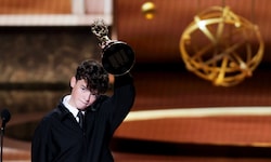 Mit gerade mal 15 Jahren durfte sich „Adolescence“-Star Owen Cooper über einen Emmy als bester ...