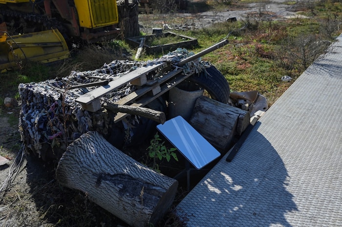 Ein Empfänger für das Satelliten-Internet Starlink in der Ukraine (Archivbild)