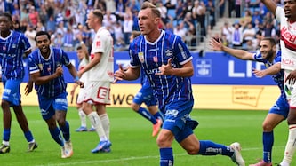 Blau-Weiß Linz besiegte den Grazer AK.