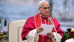 Der Papst liest Superreichen die Leviten.