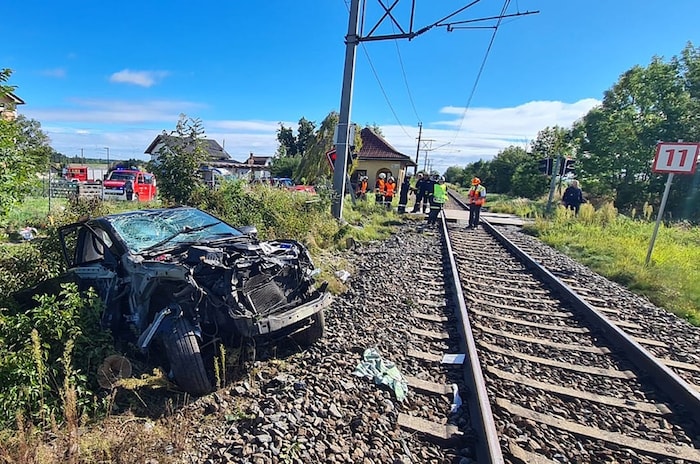 Nur mehr ein Wrack – der Unfallwagen des Autolenkers.