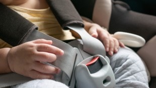 Der Lenker war unter Drogen und ohne Lenkerberechtigung, mit seinem sechs Monate alten Baby ...