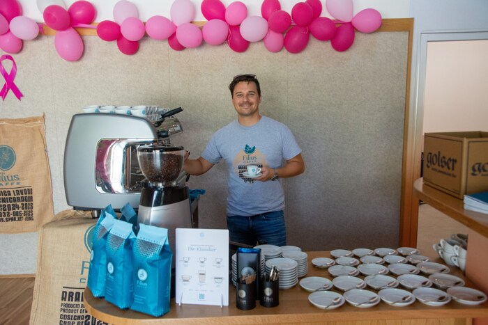 David Rimpfl vom Filius Caffe war der Herr an der Kaffeemaschine. Er schulte Landtagspräsidentin ...