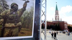 Die russische Bevölkerung wird an allen Ecken auf Krieg getrimmt. Auf dem Bild: Eine Ausstellung ...