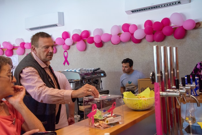 Auch Bürgermeister Franz Werdenich leistete seinen finanziellen Obolus.