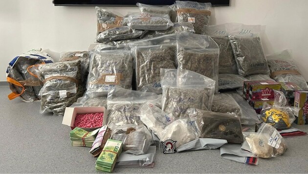 Illegale Substanzen in Favoriten entdeckt und gesichert.