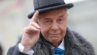 Harald Serafin prägte über Jahrzehnte die Bühnen und die Society. Nun starb er mit 93 Jahren.