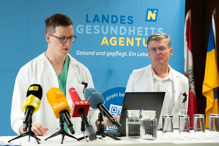 Oberarzt Martin Grübler (li.) und Primar Franz Xaver Roithinger (re.) begleiten das Projekt am ...