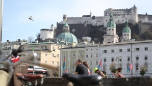 Die Staatsbrücke ist seit sechs Uhr komplett gesperrt.