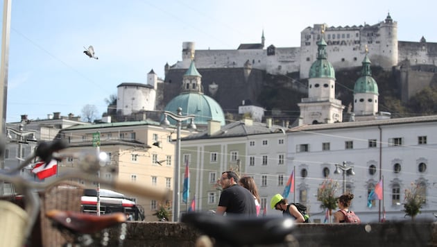 Die Staatsbrücke ist seit sechs Uhr komplett gesperrt.