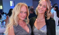 Weichselbraun mit Schwester Melanie