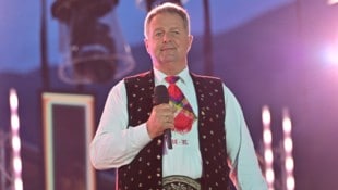 Norbert Rier kämpft mit gesundheitlichen Problemen! Nach einem Leistenbruch hatte er jetzt auch ...