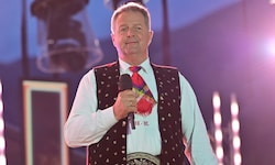 Norbert Rier kämpft mit gesundheitlichen Problemen! Nach einem Leistenbruch hatte er jetzt auch ...