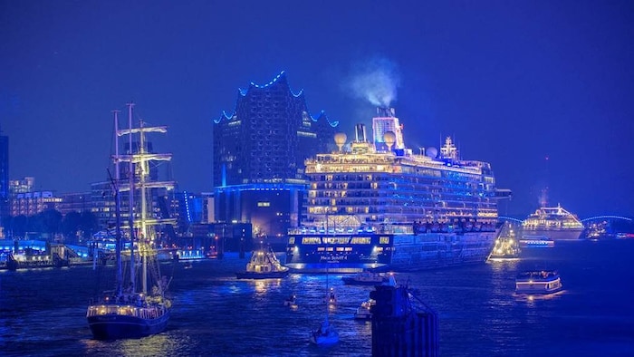 Vom Hafengeburtstag bis zu „Cruise Days“ (Bild): aufsehenerregende Spektakel auf dem Wasser.