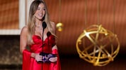 Bei den Emmy-Awards war sie in ihrem roten Kleid der Hingucker! Jetzt bietet ihr Bollywood über ...