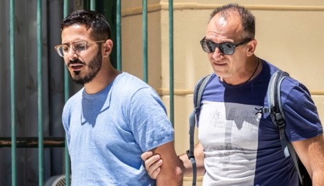 Shimon Yehuda HayutLeviev bei einer Festnahme im Juli 2019 in griechischen Hauptstadt Athen