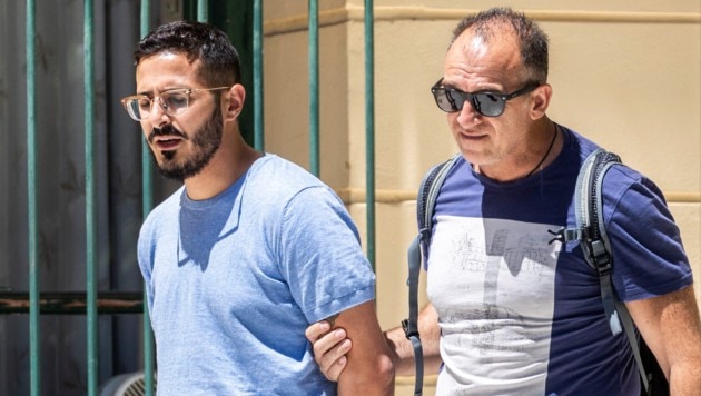 Shimon Yehuda HayutLeviev bei einer Festnahme im Juli 2019 in griechischen Hauptstadt Athen