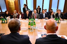 Auftakt zur ersten Runde der Beamten-Gehaltsverhandlungen. Die Beteiligten gaben sich ...
