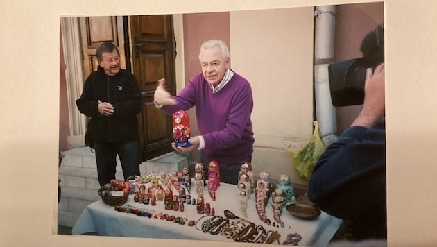 Harald Serafin sprang für eine Verkäuferin auf der Straße in Odessa ein und kurbelte das ...