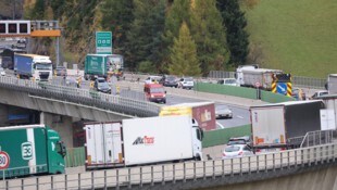 Lkw links, Autos rechts –mit diesem Verkehrskonzept für die schwächelnde Luegbrücke holte sich ...