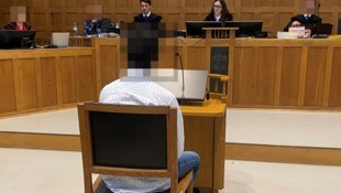 Der Angeklagte war 2024 nach Deutschland gekommen. Sein Asylantrag wurde jedoch abgelehnt. Auf ...