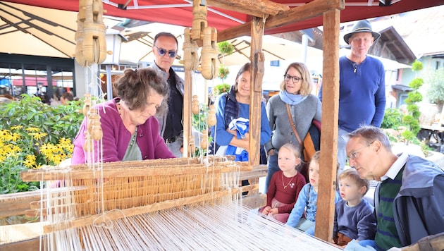 Ein 200 Jahre alter Webstuhl aus einem alten Tiroler Bauernhaus war eine der Attraktionen.