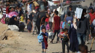 Viele Palästinenser müssen zum wiederholten Male flüchten.