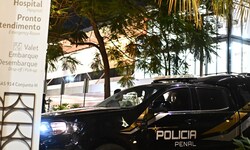 Bolsonaro wurde in Begleitung von Polizisten in eine Klinik gebracht.