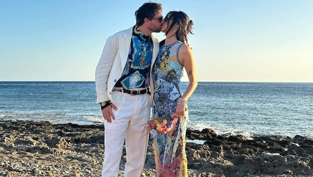 Adam Lukas und seine Braut Da-Hyun sind überglücklich.