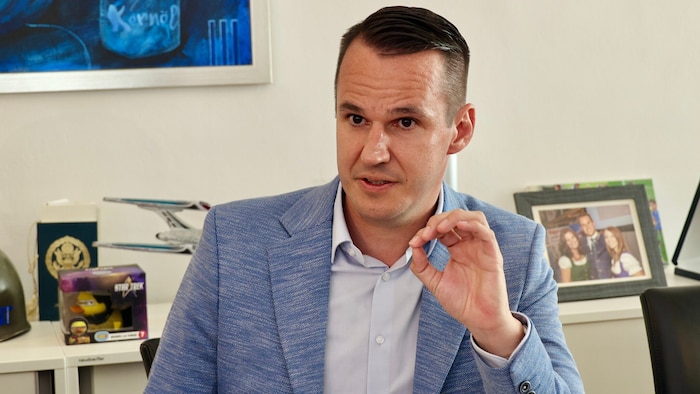 Stefan Hermann (FPÖ) unterstützt das Kopftuchverbot.